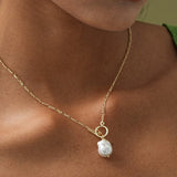 Collana Raffinata con Perla Dorata