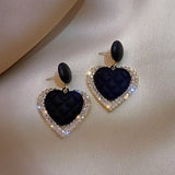 Pendientes de Corazón Negro en Oro Amarillo