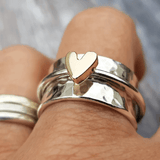 Anna – Anillo de plata con corazón dorado