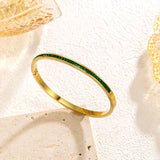 Pulsera Verde con Detalles Dorados