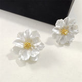 Pendientes Chic de Acrílico Blanco en Forma de Flor