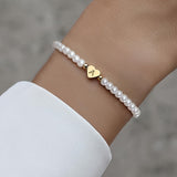 Pulsera Elegante con Inicial en Forma de Corazón (A–Z)
