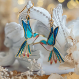 Pendientes Colgantes de Oro con Diseño de Colibrí y Esmalte Azul