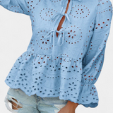 Kayden | Top Bohemio de Encaje con Corte Fluido