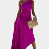 Leire Vestido de Cóctel Asimétrico con Aplique Floral y Falda Plisada