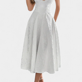 Gilda Vestido Midi Jacquard con Espalda Abierta y Cintura Alta