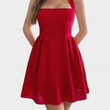 Kassandra Vestido Mini Halter con Espalda Abierta y Silueta Evasé