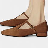 Elly Tacones Bajos con Tira y Hebilla