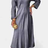 Riva Vestido Fluido con Escote en V y Mangas Largas