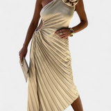 Leire Vestido de Cóctel Asimétrico con Aplique Floral y Falda Plisada