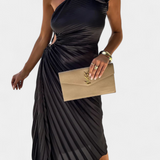 Leire Vestido de Cóctel Asimétrico con Aplique Floral y Falda Plisada