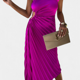 Leire Vestido de Cóctel Asimétrico con Aplique Floral y Falda Plisada