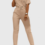 Vivienne Mono con Elegancia Sin Esfuerzo