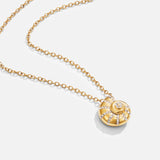 Collana con Ciondolo a Forma di Conchiglia in Cristallo