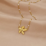 Collana Raffinata con Fiore Dorato