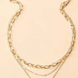 Collar clásico de oro en capas con colgante