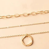 Collar clásico de oro en capas con colgante